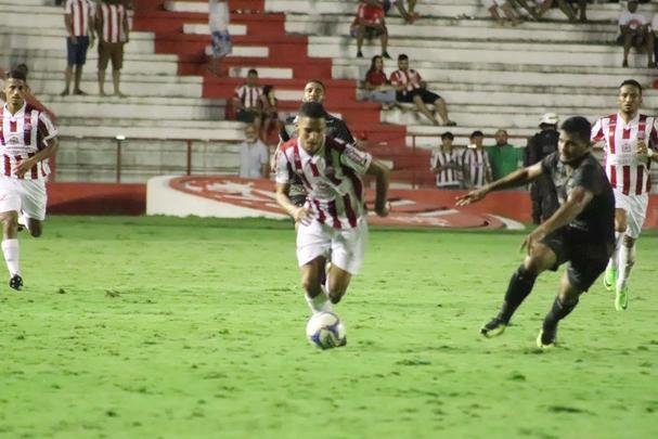 Nutico recebeu o ABC, nos Aflitos, em primeira partida da sequncia em casa e acabou sendo surpreendido aps incio ruim de segundo tempo