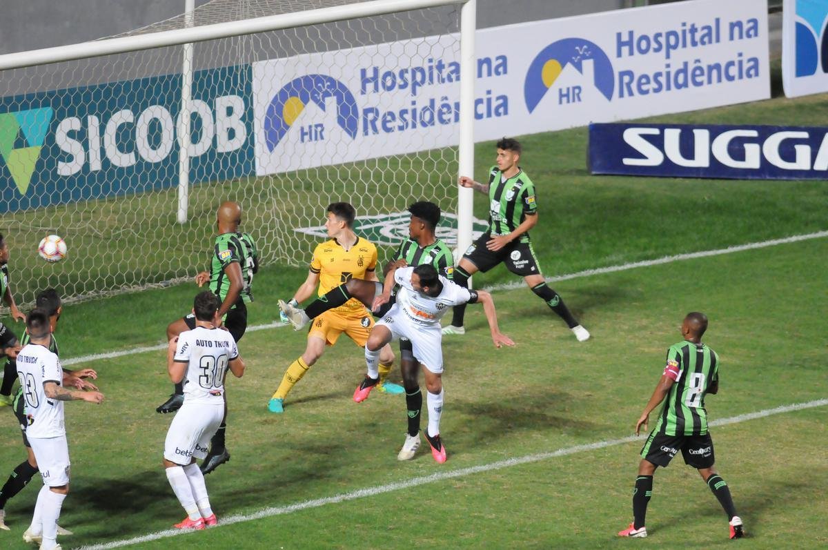 No segundo tempo, Atltico abriu o placar com Rver, de cabea