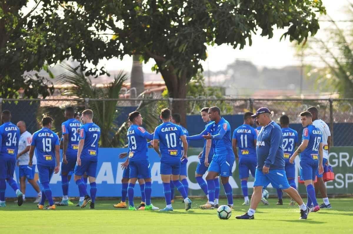 Fotos do ltimo treino do Cruzeiro antes de enfrentar o Grmio (Alexandre Guzanshe/EM D.A Press)