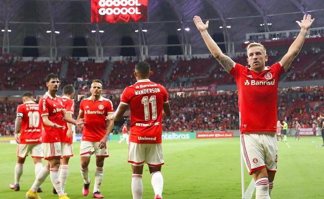 Alemão comemora gol pelo Internacional