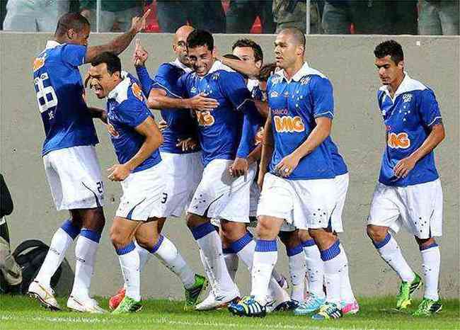 Cruzeiro atropelou Gois na estreia do Brasileiro de 2013: 5 a 0