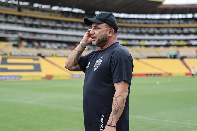 Atlético treina em Guayaquil antes do jogo contra o Emelec