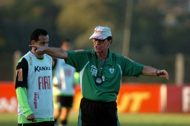 Ant�nio Lopes: 4 jogos (2D, 2E)