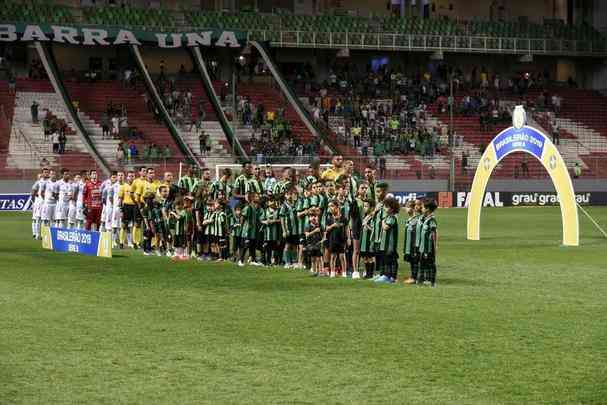 Fotos do jogo entre Amrica x Operrio