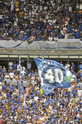 Torcedores do Cruzeiro compareceram em grande nmero ao Mineiro na semifinal contra o Tupi