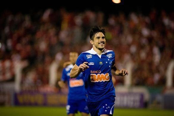 Galeria de imagens da partida entre Cruzeiro e Internacional em Novo Hamburgo