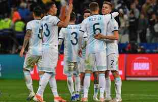Argentina derrotou Chile por 2 a 1 na Arena Corinthians, em So Paulo, e ficou com a terceira posio da Copa Amrica. Veja fotos das premiaes das duas selees.