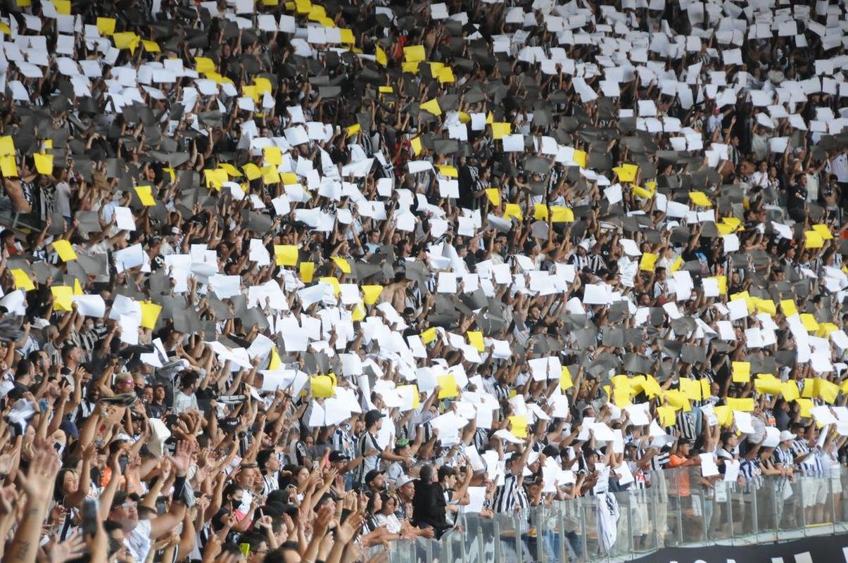 Fotos da torcida do Atltico na partida contra o Flamengo, no Mineiro, em Belo Horizonte, pela 13 rodada do Campeonato Brasileiro