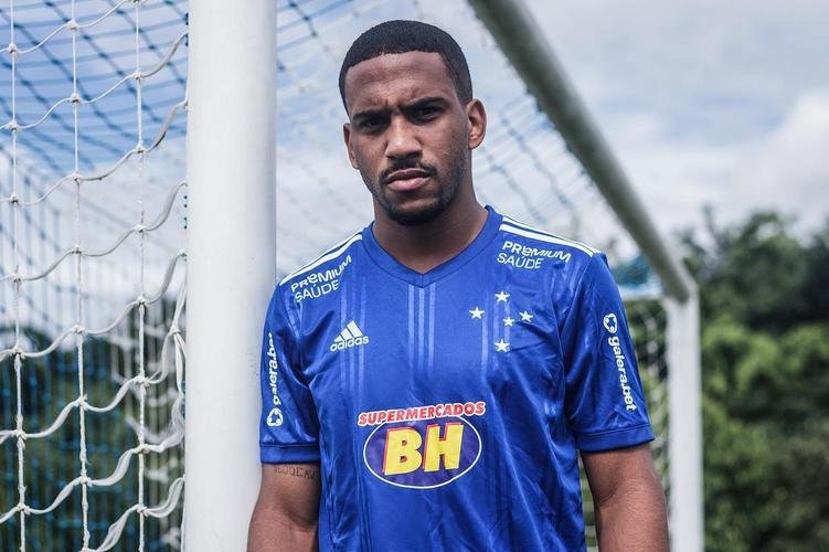 Matheus Neris, volante