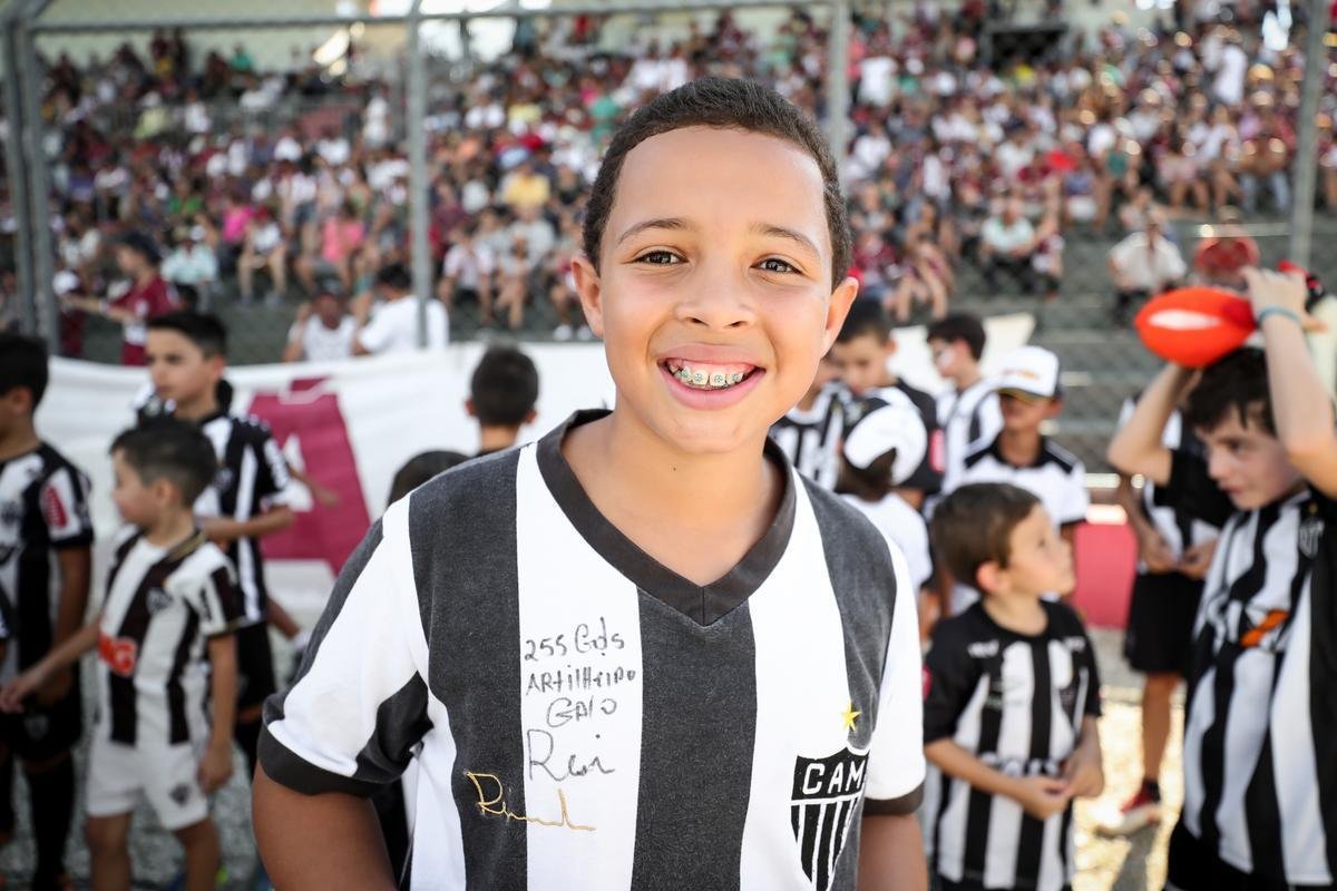 Torcedores do Atltico na partida contra o Patrocinense, no Estdio Pedro Alves do Nascimento, em Patrocnio, pelo Campeonato Mineiro