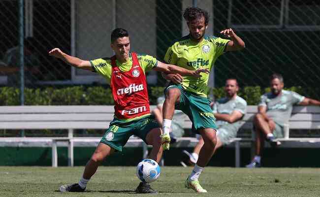 Palmeiras se reapresenta após vitória sobre Corinthians 