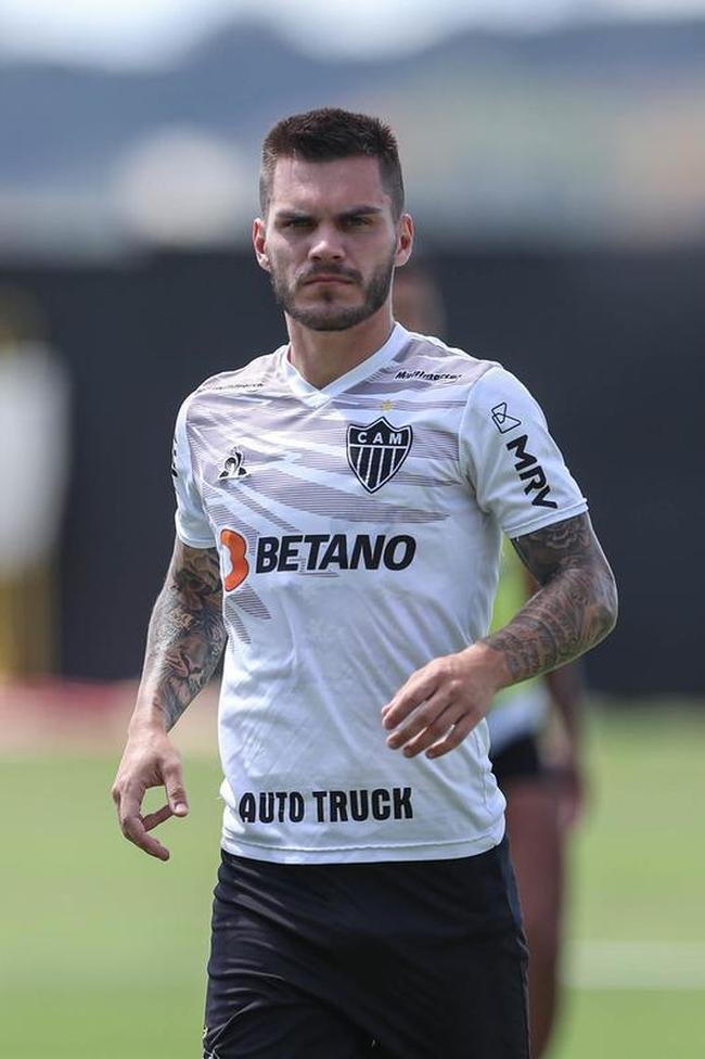 Nathan - seis jogos (trs vitrias e trs derrotas) - jogou por Athletico-PR e Atltico