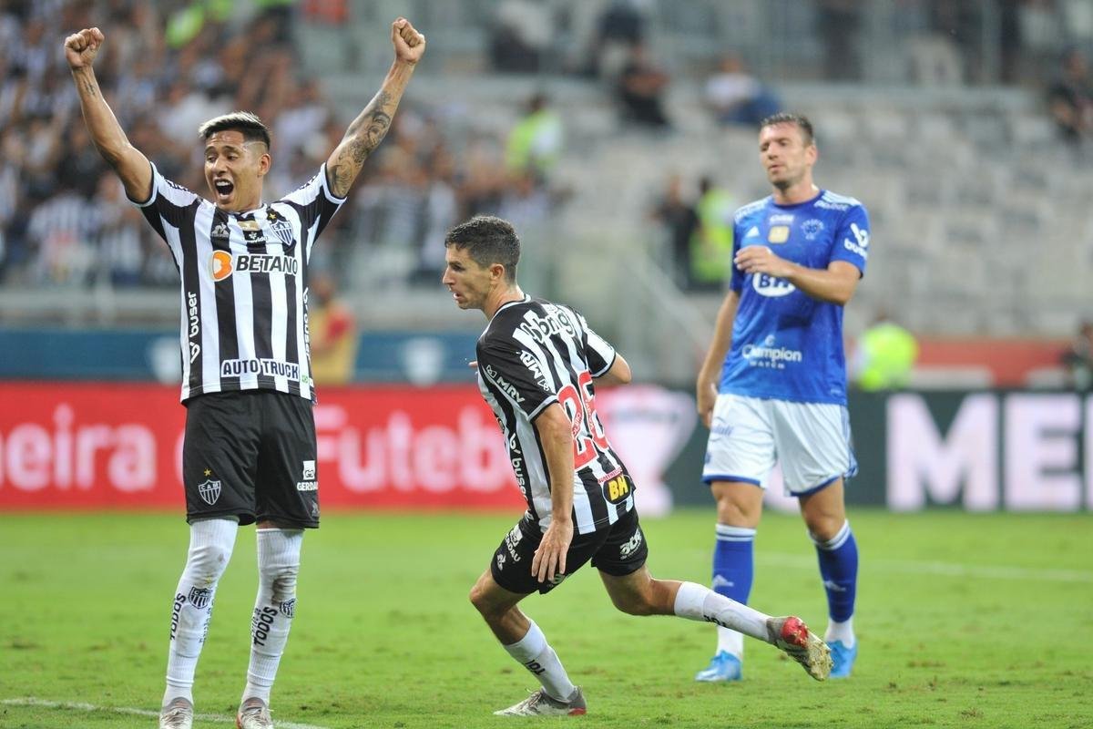Galo venceu Cruzeiro com gols de Hulk (2) e Nacho. Edu descontou para a Raposa