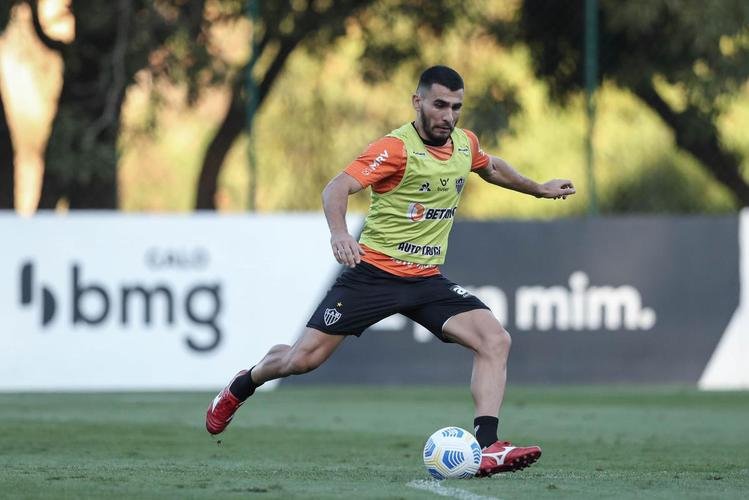 Fotos do primeiro treino de Diego Costa pelo Atlético