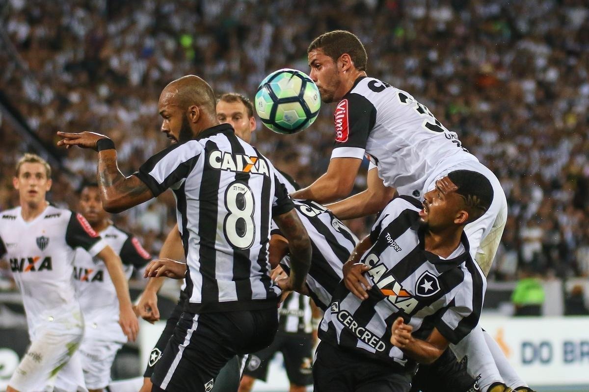 Atltico e Botafogo duelaram no Estdio Nilton Santos pelas quartas de final da Copa do Brasil