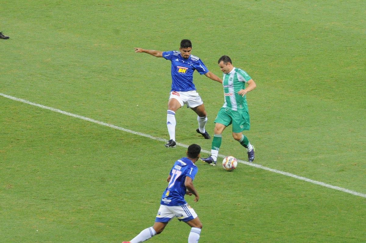Cruzeiro x Juventude: fotos do jogo desta sexta-feira, no Mineiro, pela 16 rodada da Srie B
