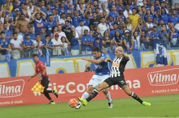 Fotos do primeiro clssico da final do Mineiro, entre Cruzeiro e Atltico, no Mineiro