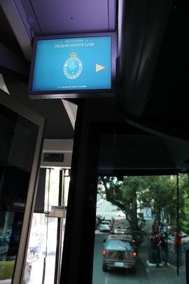 Jornalistas foram pegos de surpresa com apresentao no supermercado