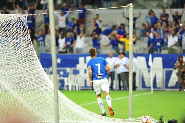 Cruzeiro vence La U por 7 a 0, assume segundo lugar do grupo na Libertadores e segue vivo na disputa