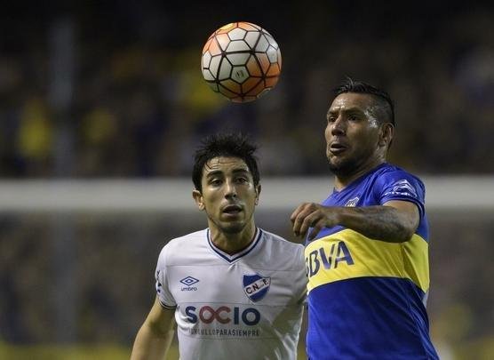 Andrés Chávez atuava pelo Boca Juniors e chega ao São Paulo para o restante da temporada
