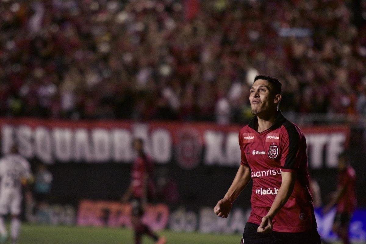 Nesta quarta-feira (26/4), o Atltico visitou o Brasil de Pelotas no Estdio Bento de Freitas, em Pelotas, pela terceira fase da Copa do Brasil.