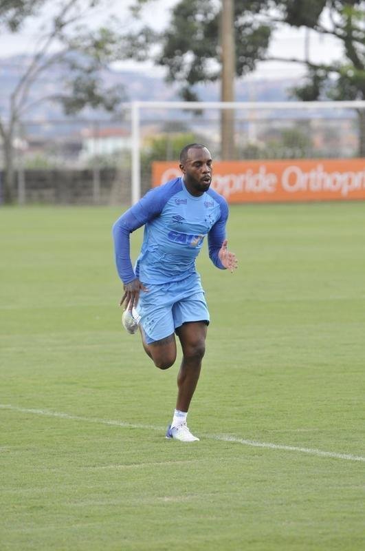 Imagens do treino do Cruzeiro nesta quarta-feira (14), antes do duelo contra o Patrocinense