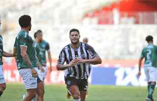 Hulk marcou os dois gols do Atlético na vitória por 2 a 0 sobre a Caldense, no Mineirão, no jogo de ida da semifinal do Camponato Mineiro