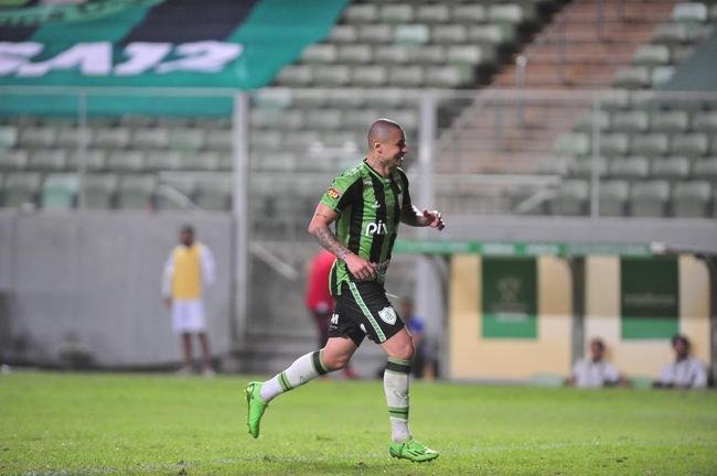 Fotos da partida entre Amrica e So Paulo, nesta quinta-feira (18), no Independncia, em Belo Horizonte, pelas quartas de final da Copa do Brasil.