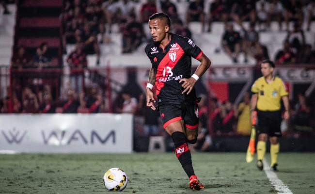 Atleta foi expulso em jogo válido pelas quartas de final da competição e ficará fora da decisão contra o tricolor paulista por gancho de dois jogos