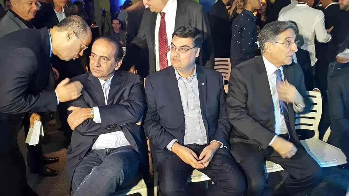 Alexandre Kalil (esquerda), prefeito de BH, e Fernando Pimentel (direita), governador de Minas