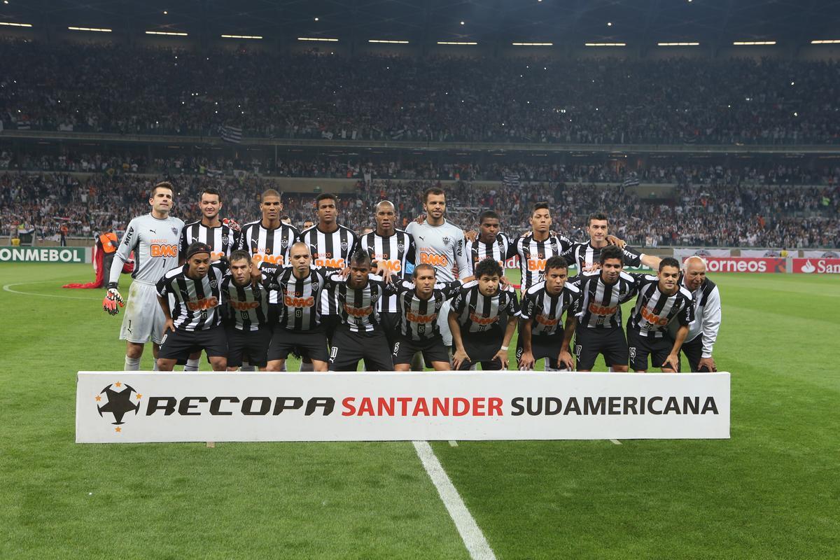 Ronaldinho pode ter feito, contra o Lans, na despedida da Recopa, o seu ltimo jogo pelo Atltico