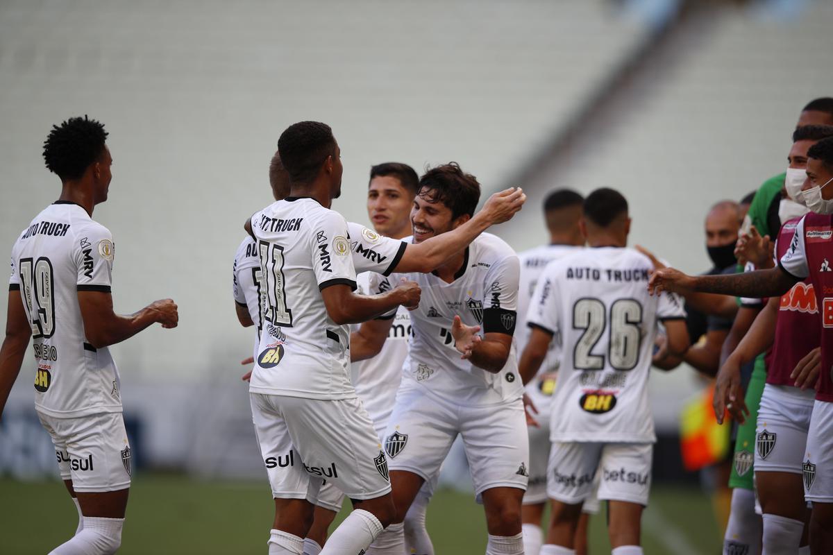 Fotos do jogo entre Ceará e Atlético, que terminou empatado por 2 a 2