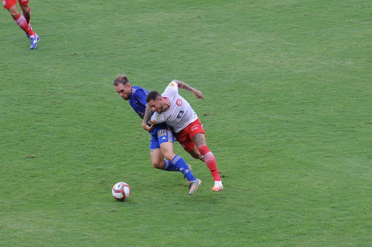 Fotos do empate por 0 a 0 entre Cruzeiro e Tombense, no Mineiro, em Belo Horizonte, pela sexta rodada do Campeonato Mineiro de 2021. Goleiro cruzeirense Fbio pegou um pnalti cobrado por Paulinho Dias e evitou o revs.