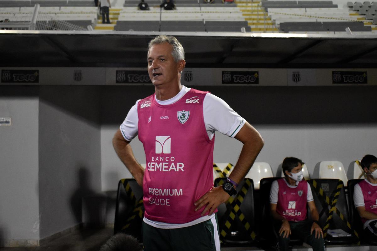 Fotos do duelo de ida da quarta fase da Copa do Brasil, entre Ponte Preta e América, no Moisés Lucarelli, em Campinas.