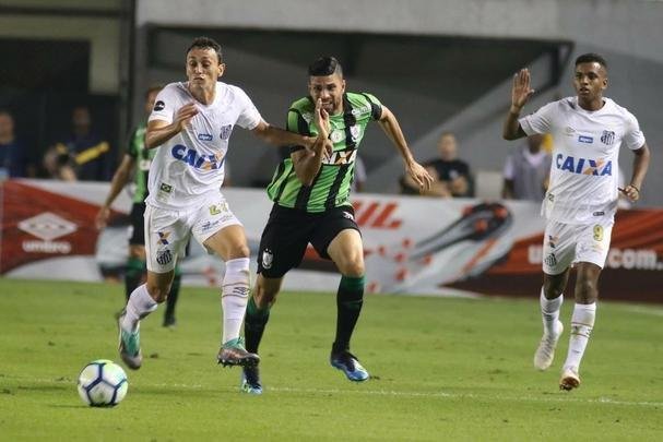 Imagens do jogo entre Santos e Amrica