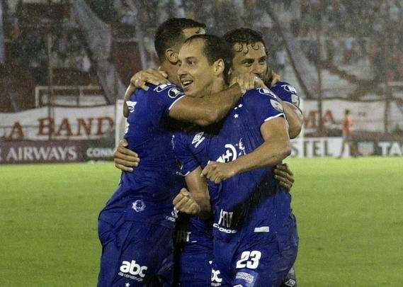 Cruzeiro venceu Huracán por 1 a 0 com gol de Rodriguinho