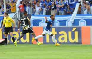 Marquinhos (atacante) - jogador til no esquema ttico de Marcelo Oliveira, fez 10 gols em 64 partidas em sua trajetria no Cruzeiro. Acabou envolvido em troca com o Internacional pelo lateral-esquerdo Fabrcio.
