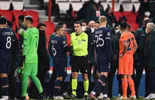 Jogadores de PSG e Basaksehir abandonam jogo aps acusao de ofensa racista 