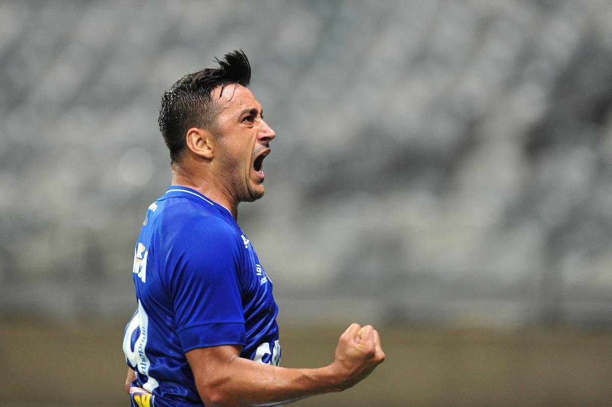 Imagens do jogo entre Cruzeiro e Uberlndia, pela 3 rodada do Estadual, no Mineiro