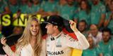 Festa de Nico Rosberg com o ttulo indito na Frmula 1; feito veio com segundo lugar em Abu Dhabi