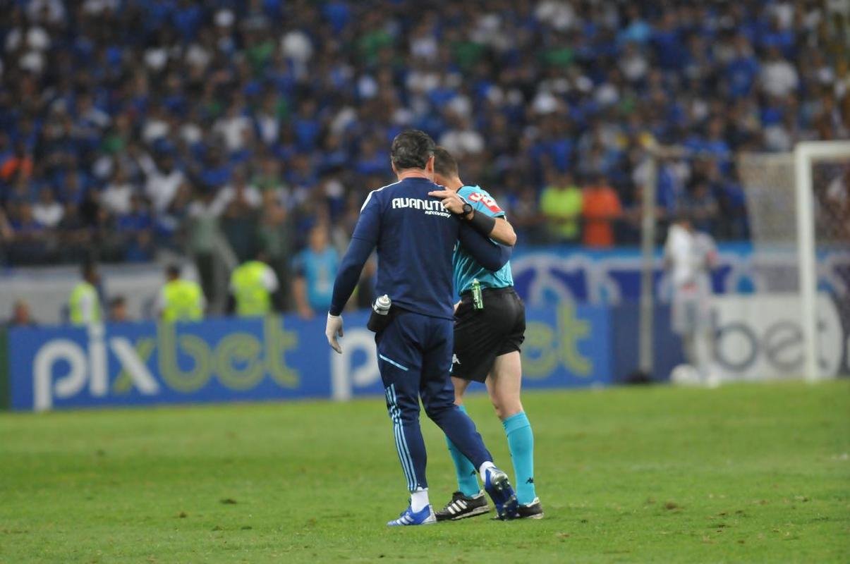 As melhores fotos do jogo entre Cruzeiro e Operrio-PR, no Mineiro, em Belo Horizonte, pela 29 rodada da Srie B do Brasileiro