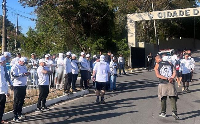 Galoucura protestou nesta quarta-feira na Cidade do Galo