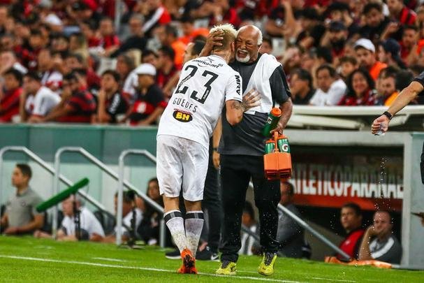 Veja imagens da vitória do Atlético sobre o Atlético-PR