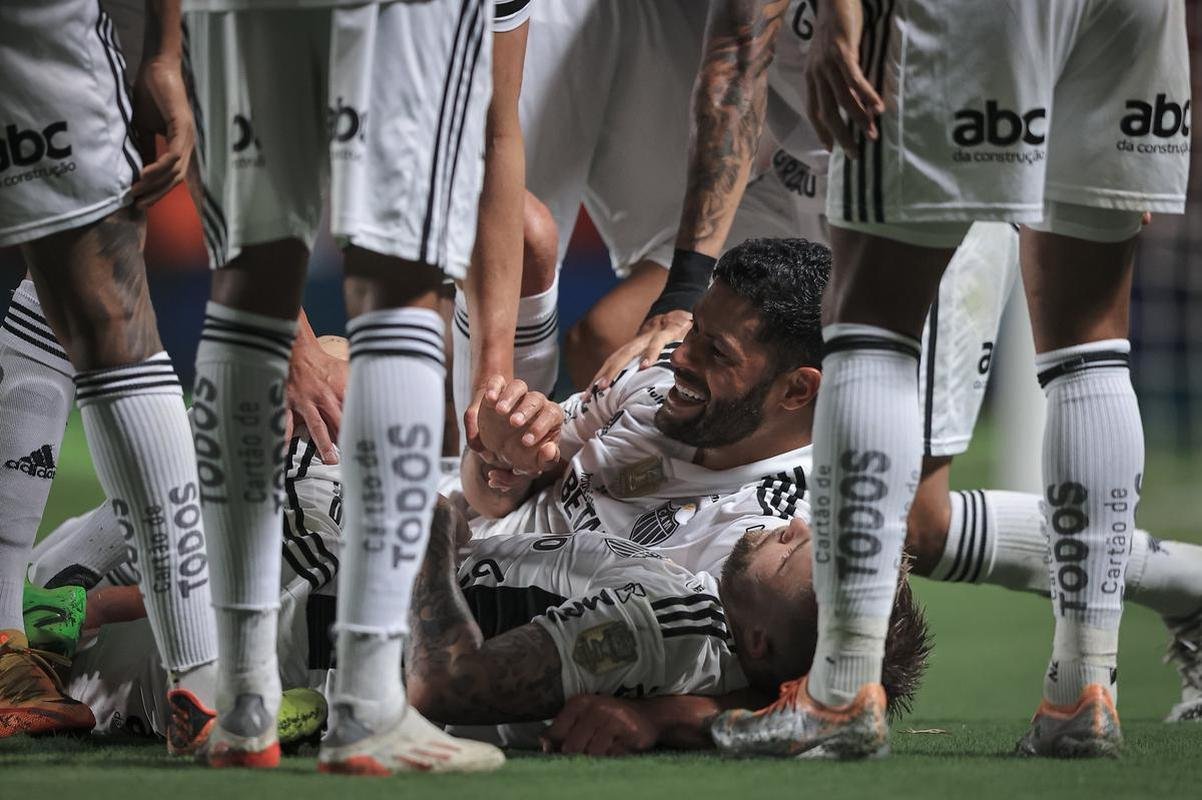 Atltico-GO x Atltico: veja fotos do jogo pelo Brasileiro