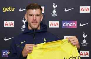 Tottenham contratou o goleiro Fraser Forster