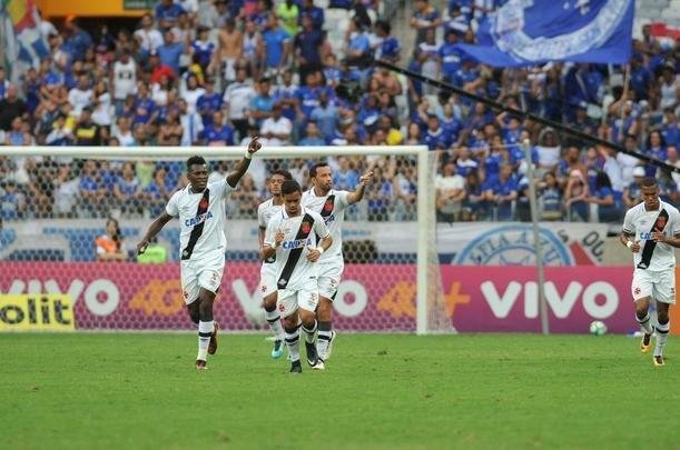 Fotos do jogo entre Cruzeiro e Vasco, no Mineiro, pela 37 rodada do Brasileiro (Leandro Couri/EM D.A Press)