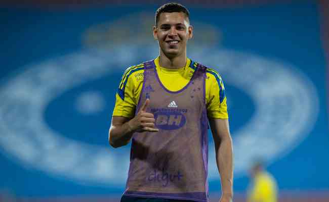 Matheus Pereira, de 21 anos, pode defender o Vizela, de Portugal; no momento, ele está emprestado pelo Cruzeiro ao Guarani de Campinas