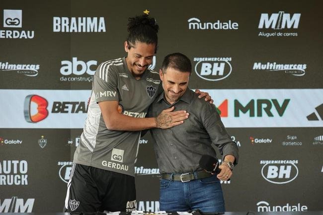Zagueiro uruguaio Mauricio Lemos, de 27 anos, foi apresentado como reforo do Atltico nesta sexta-feira (17/2), na Cidade do Galo.