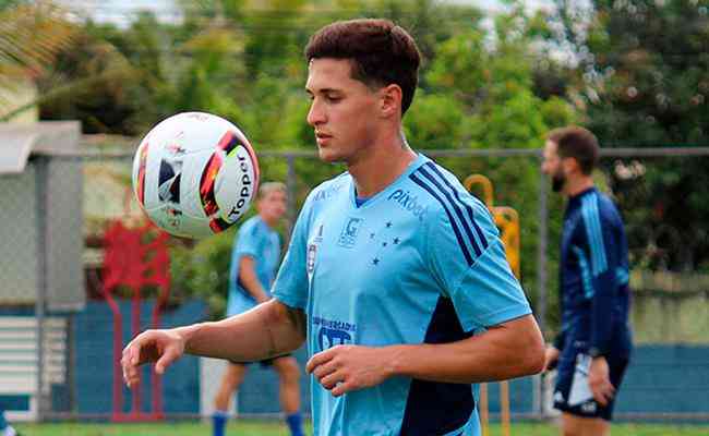 Cruzeiro oficializa contratação de Wesley Gasolina