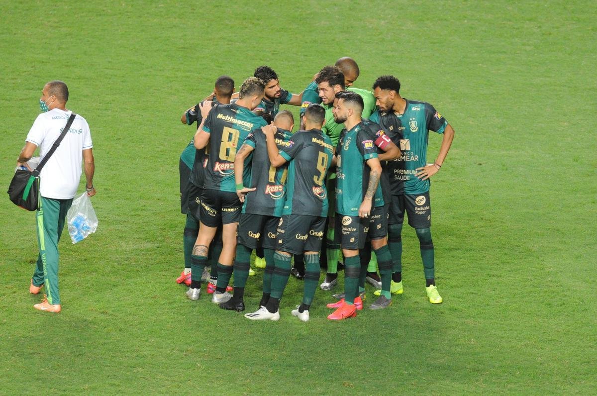 Fotos do jogo entre Amrica e Sampaio Corra, no Independncia, em Belo Horizonte, pela 27 rodada da Srie B do Campeonato Brasileiro